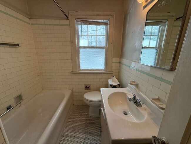 Building Photo - 18231 Winslow Rd