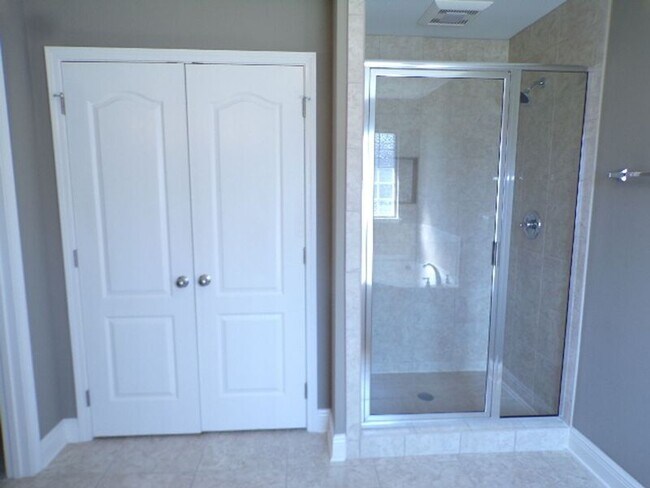 Building Photo - 3624 Laurel Lee Blvd