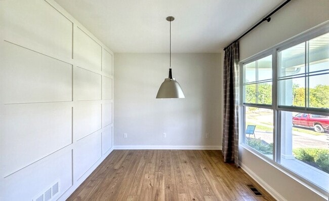 Building Photo - 6495 Drasco Dr