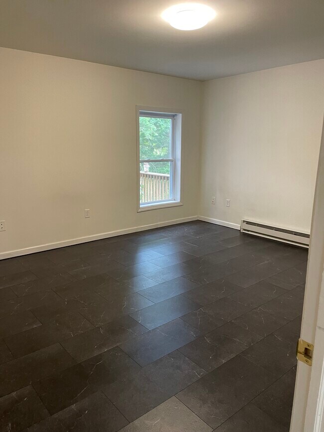 Building Photo - 120 Chambers Aly