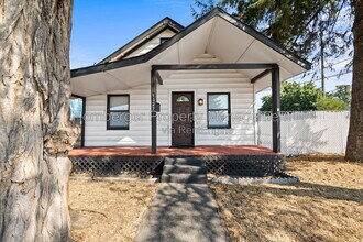 Building Photo - 1327 E Walton Ave