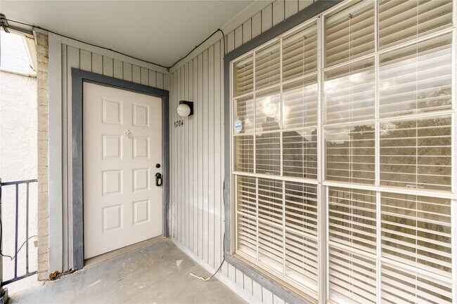 Building Photo - 6606 De Moss Dr