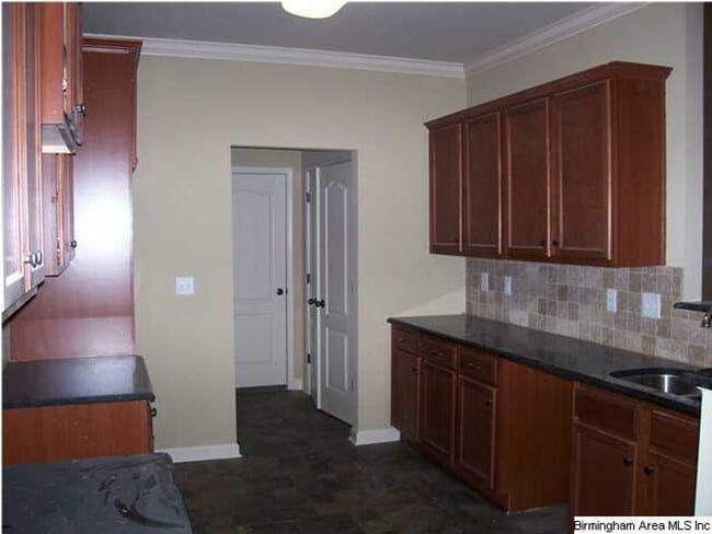 Building Photo - Fultondale/ Chapel Hill Sub-Division 4 BR / 2 Barhrooms / 2 car Garage