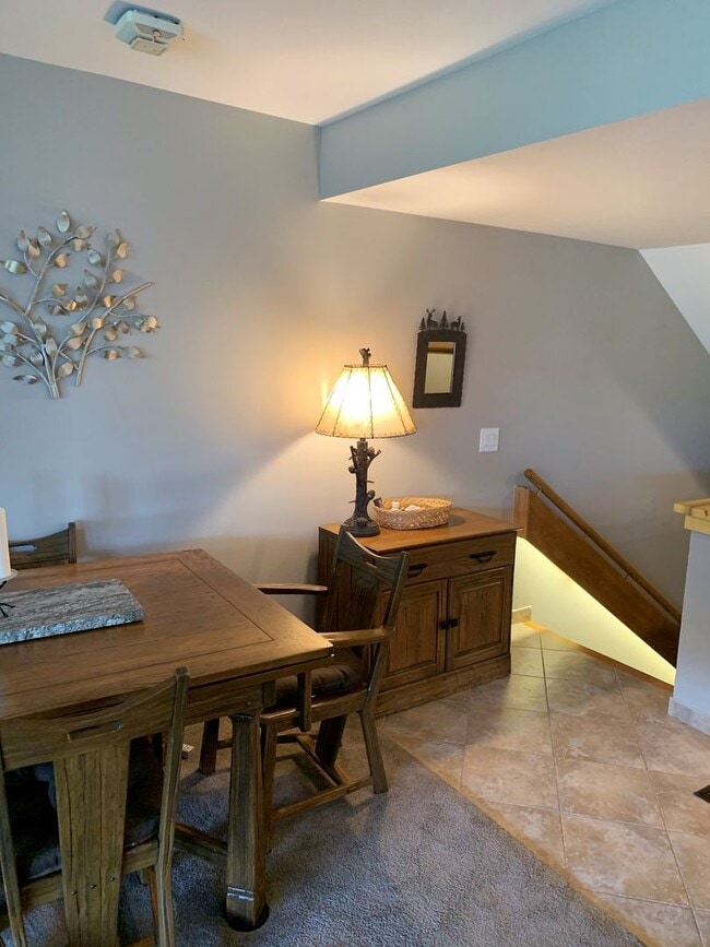 Building Photo - Winter Seasonal Rental- Sts. John 2543