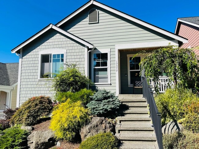 Building Photo - Fully Furnished 2 bedroom cottage in downtown Poulsbo...available starting 5-1