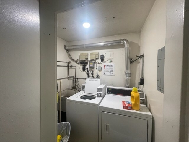 Building Photo - 1502 Radford Rd