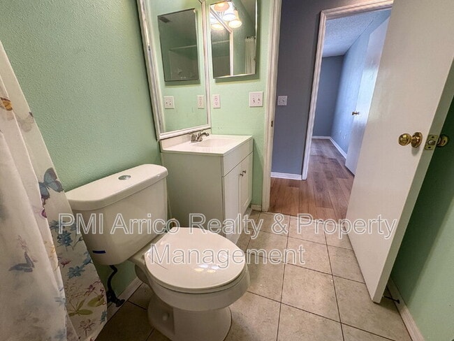 Building Photo - 2201 Fluorshire Dr