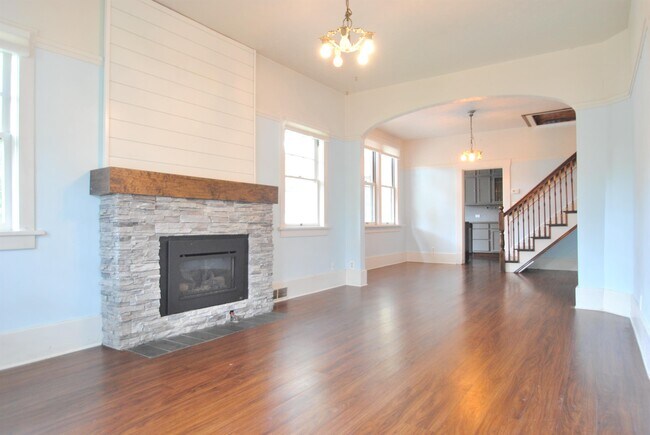 Building Photo - 271 Preston Ave
