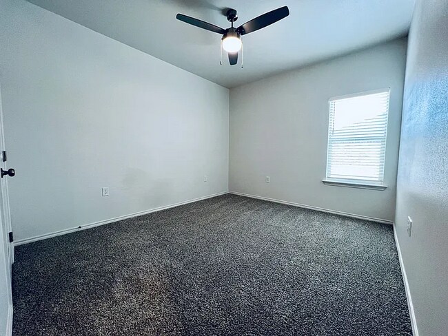 Building Photo - 5518 Kemper St