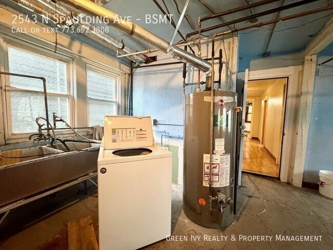 Building Photo - 2543 N Spaulding Ave