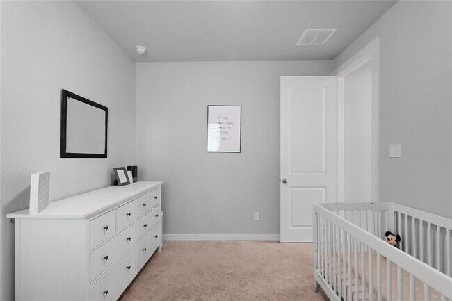 Building Photo - 5122 Walnut Grv Ln