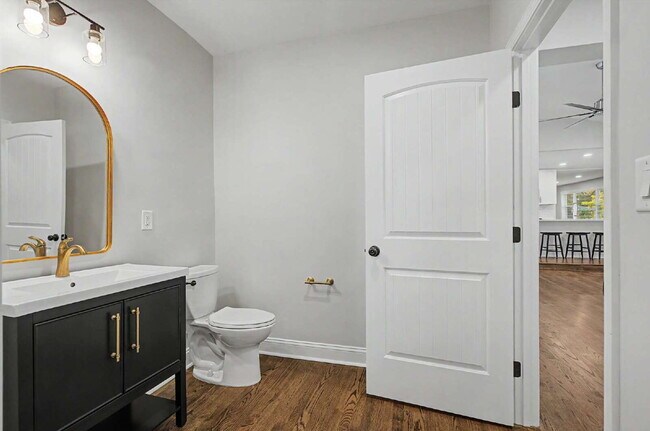 Building Photo - Charming 3-Bed/2.5-Bath Ranch in Durham