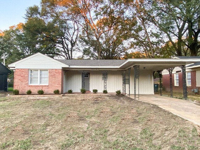 Building Photo - 3 bedroom 2 bathroom near Quince and Perkins