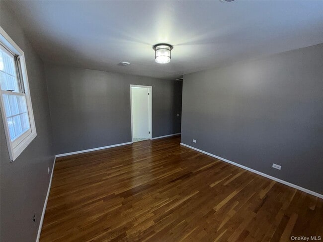 Building Photo - 4 Margaret Ln