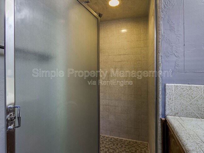 Building Photo - 4924 NW 19th St