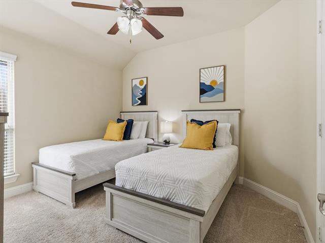 Building Photo - 609 Racine Dr