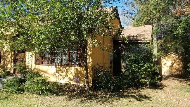 Side screened in patio - 644 Choctaw Rd