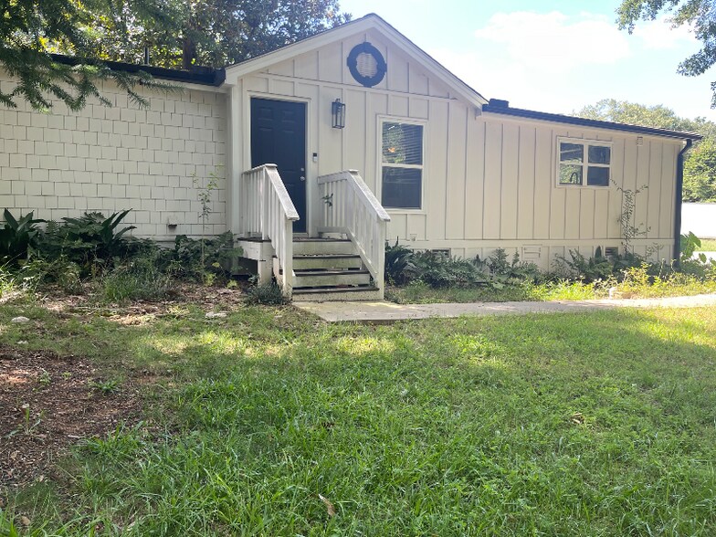 Primary Photo - 222 Branch St