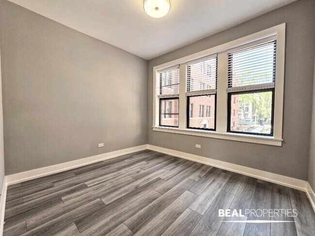 Building Photo - 1 bedroom in CHICAGO IL 60613