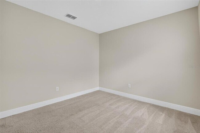 Building Photo - 2546 Warren Acrs Blvd