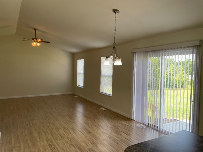 Building Photo - 153 Sweetgum Dr