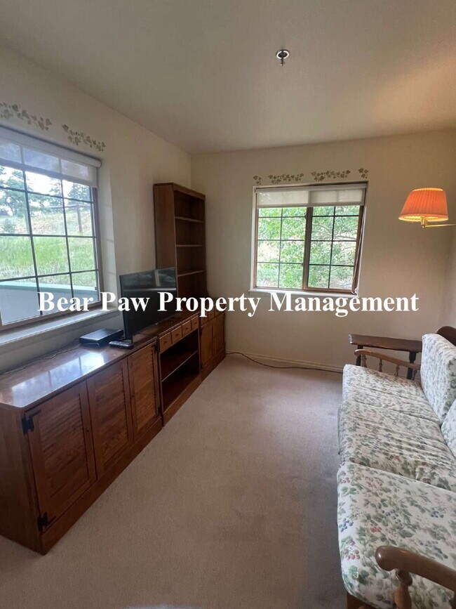 Building Photo - Two bedroom in Rocky Village!!