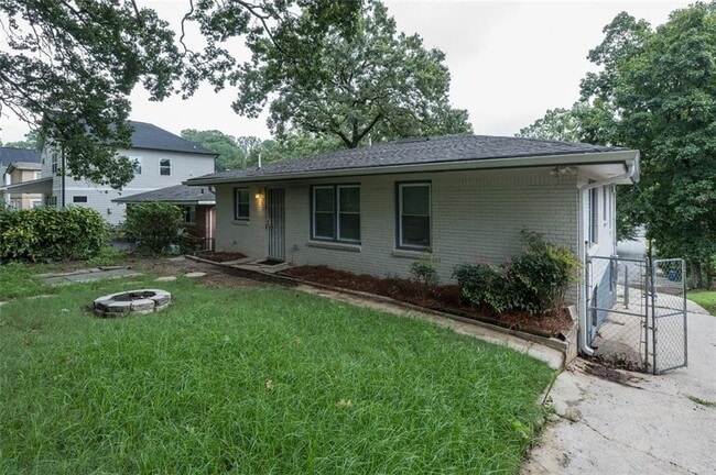 Building Photo - 257 Barfield Ave SW