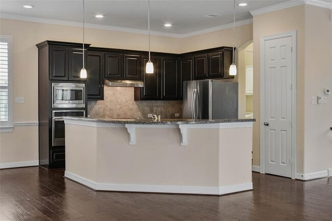 Building Photo - 10602 Shadow Elm Ct