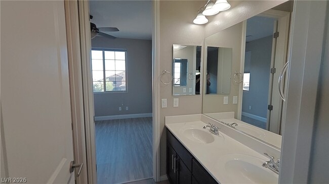 Building Photo - 2868 Josephine Dr