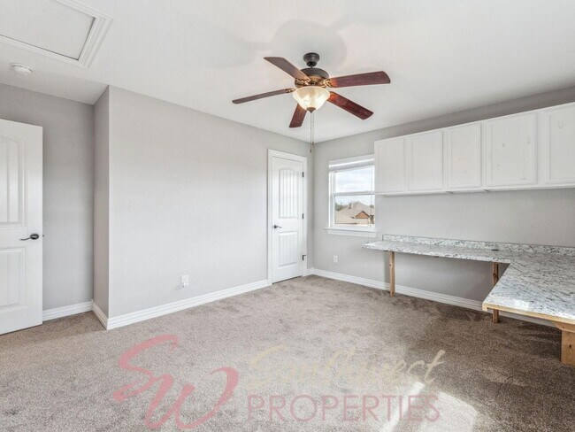 Building Photo - Stunning 5 bedroom, 3.5 bath in Elk Ridge Estates!
