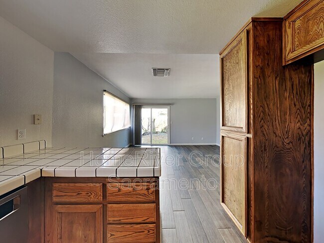 Building Photo - 27 Cedar Grove Ct
