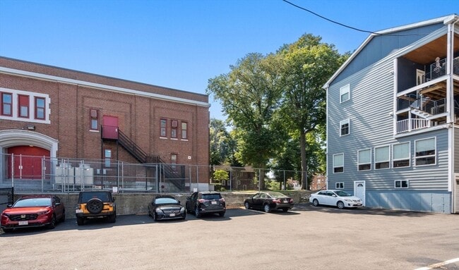 Building Photo - 599 Broadway