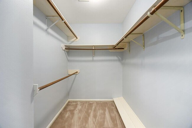 Building Photo - 15726 Walkwood Dr
