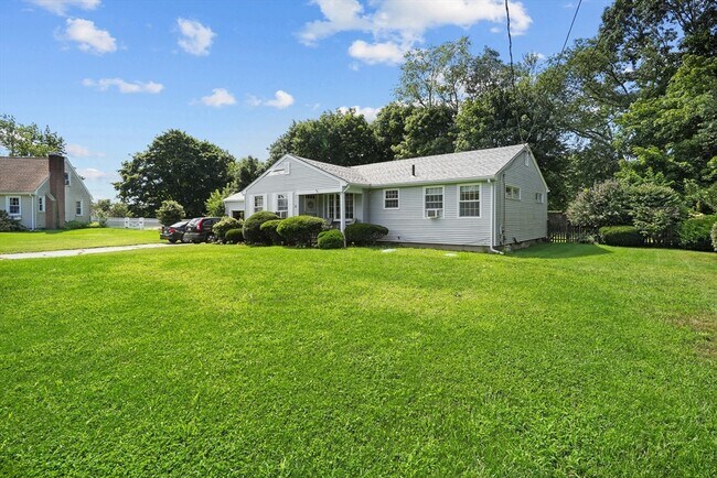 Building Photo - 26 Melanie Cir