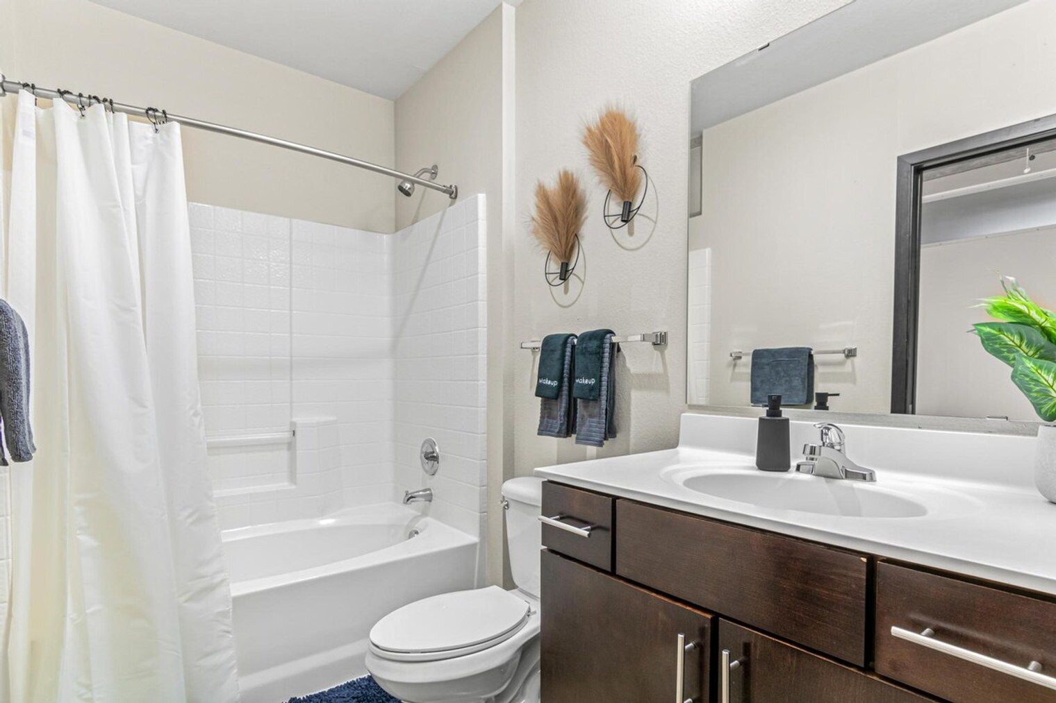 Building Photo - 718 N Washington Ave