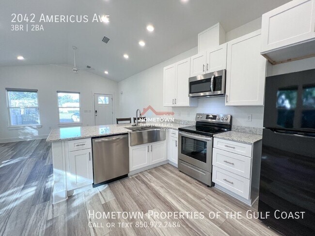 Building Photo - 3-Bedroom Home Minutes from NAS Pensacola