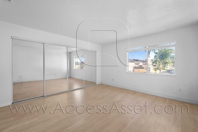 Building Photo - Spacious 2 Bed/2 Bath Home with Private Pa...