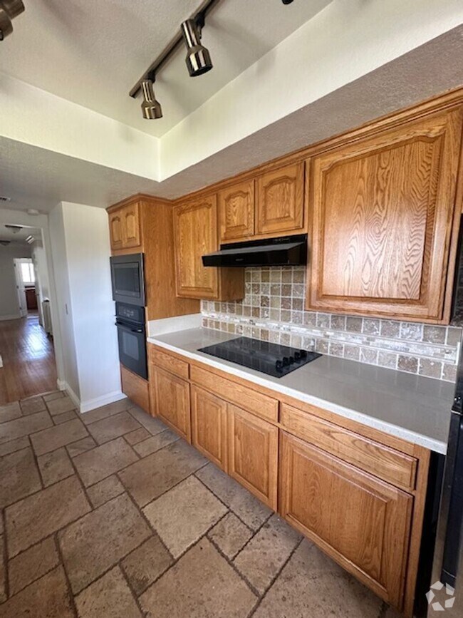 Building Photo - A True Gem in One of the Most Sought-After...