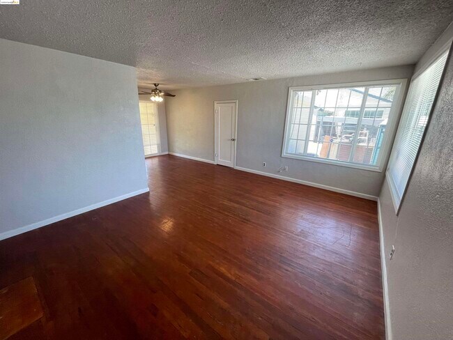 Building Photo - 73 Alvarado Ave