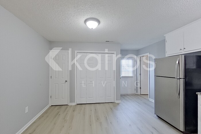 Building Photo - 125 Deer Pkwy