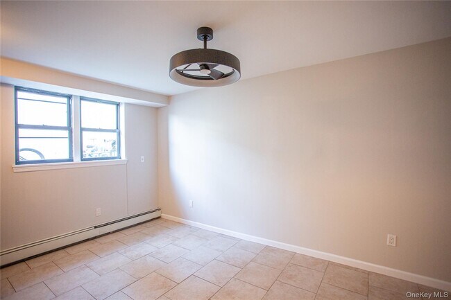 Building Photo - 65 W Broadway