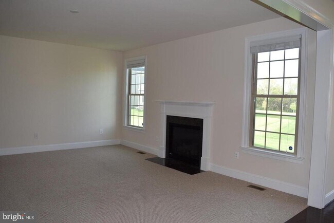 Building Photo - 42159 Tecumseh Hills Dr