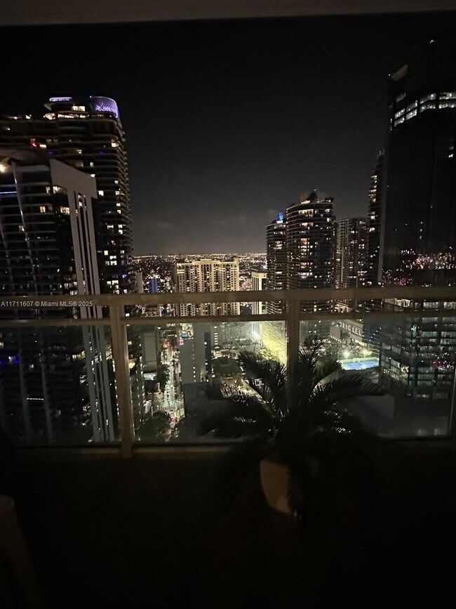 Building Photo - 951 Brickell Ave