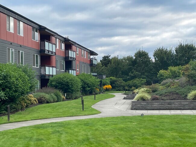 view of courtyard (looking south) - 7001 Sand Point Way NE
