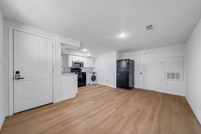 Building Photo - 411 Ave A