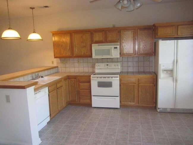 Building Photo - 2144 Market Garden Ln