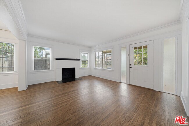 Building Photo - 235 Joy St