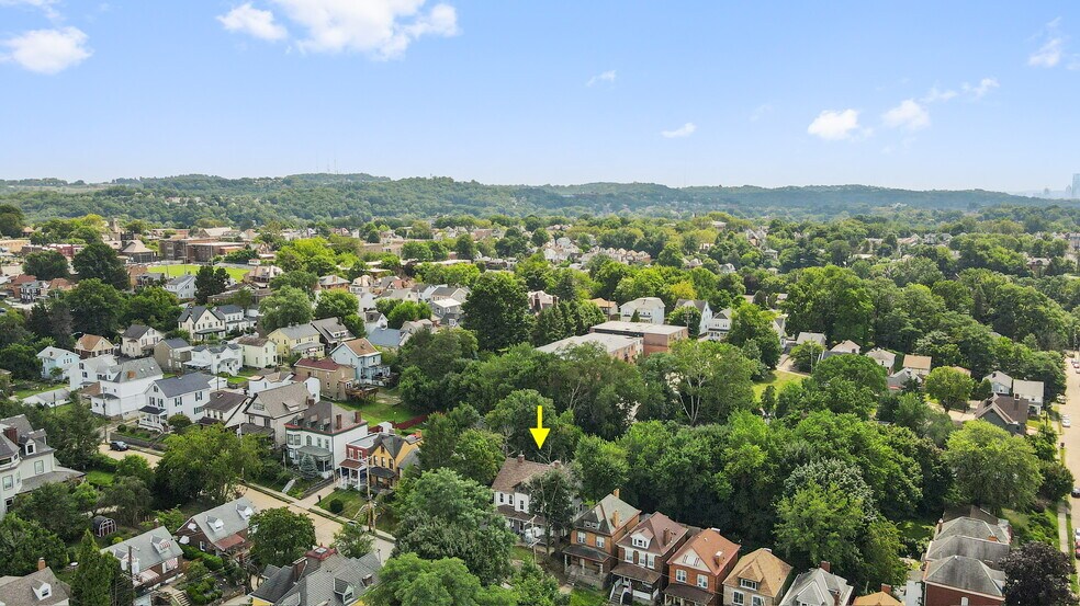 Primary Photo - 133 Meade Ave