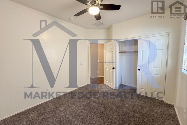 Building Photo - 3Bed/2Bath House in Buckeye! Ready for Immediate Move-In! -- FENCED-IN YARD!