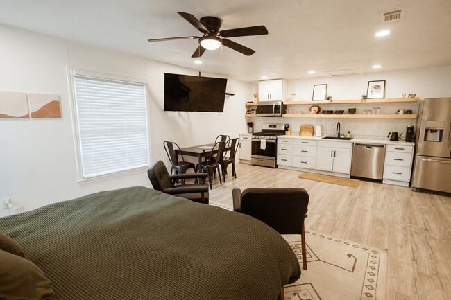 Building Photo - 1824 N 12th St